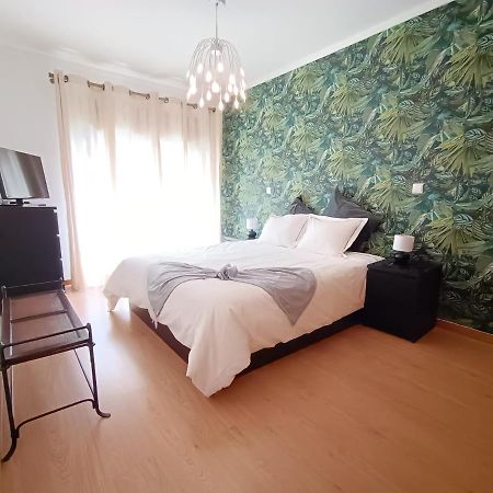 Modern 1Br For 4 - Great For Long Stays, 10 Min To Attractions ヴィラ・ノヴァ・デ・ガイア エクステリア 写真