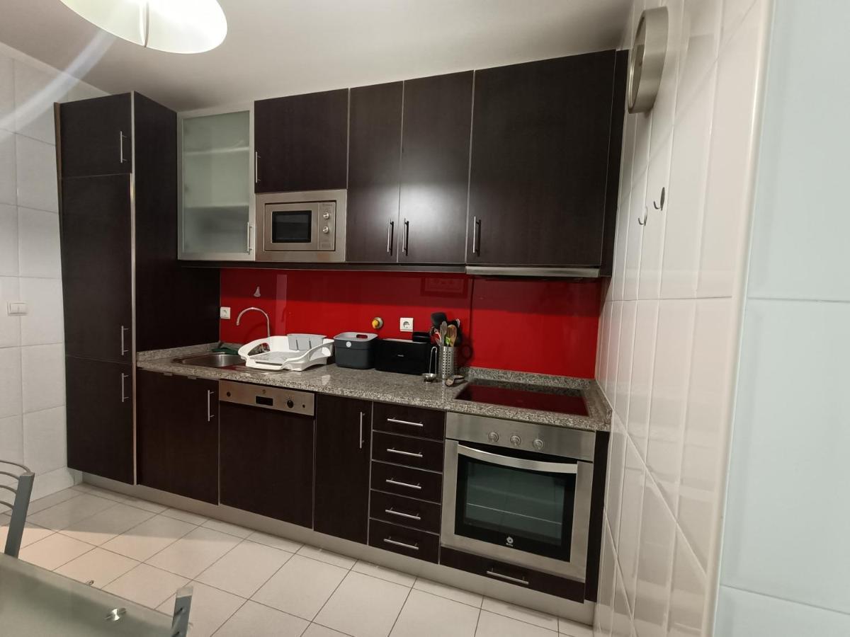 Modern 1Br For 4 - Great For Long Stays, 10 Min To Attractions ヴィラ・ノヴァ・デ・ガイア エクステリア 写真