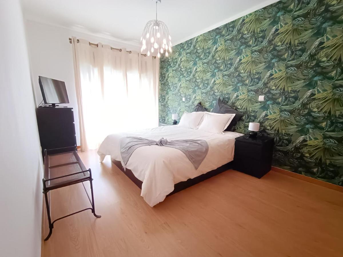 Modern 1Br For 4 - Great For Long Stays, 10 Min To Attractions ヴィラ・ノヴァ・デ・ガイア エクステリア 写真