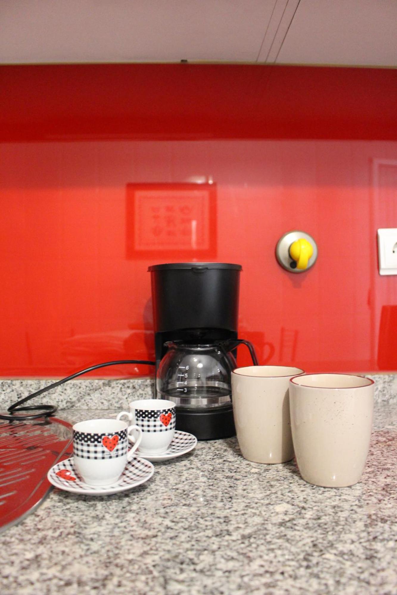 Modern 1Br For 4 - Great For Long Stays, 10 Min To Attractions ヴィラ・ノヴァ・デ・ガイア エクステリア 写真